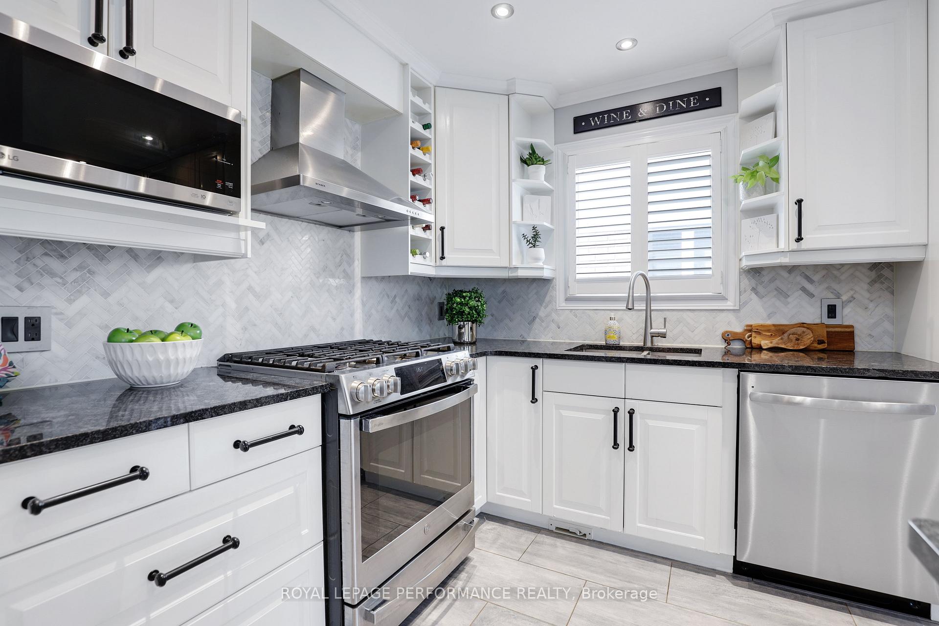 Photo 15 of 824 Covehead Crescent, Ottawa, Riverside South/Gloucester Glen — HOMEH