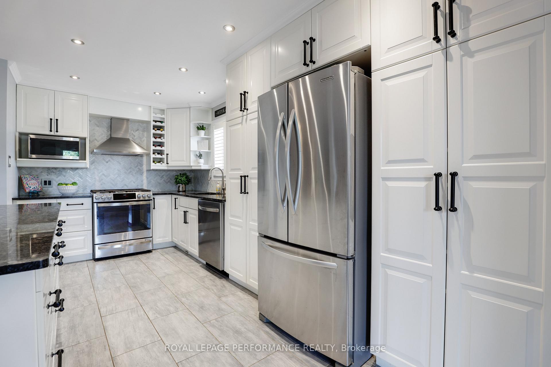 Photo 24 of 824 Covehead Crescent, Ottawa, Riverside South/Gloucester Glen — HOMEH