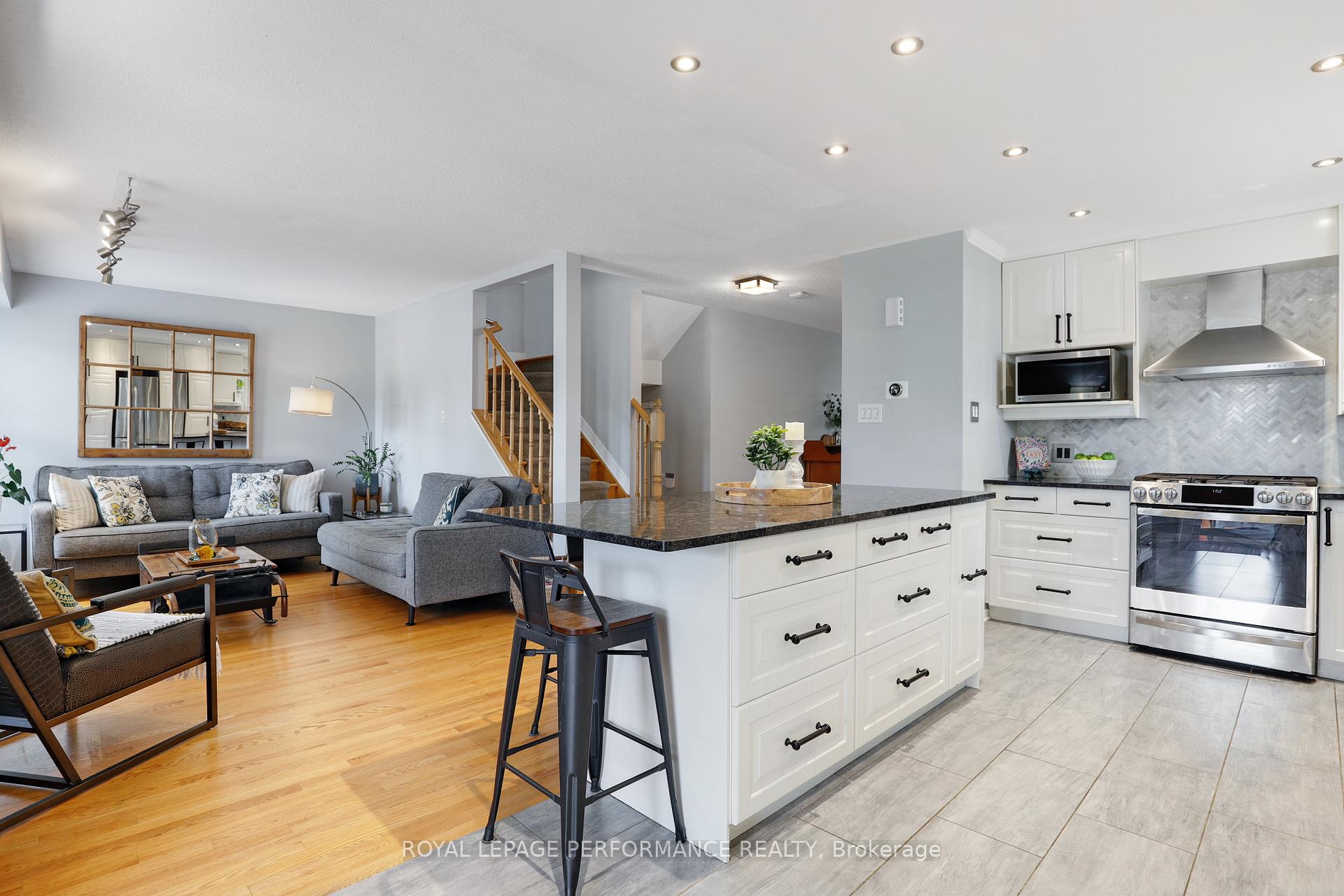 Photo 16 of 824 Covehead Crescent, Ottawa, Riverside South/Gloucester Glen — HOMEH