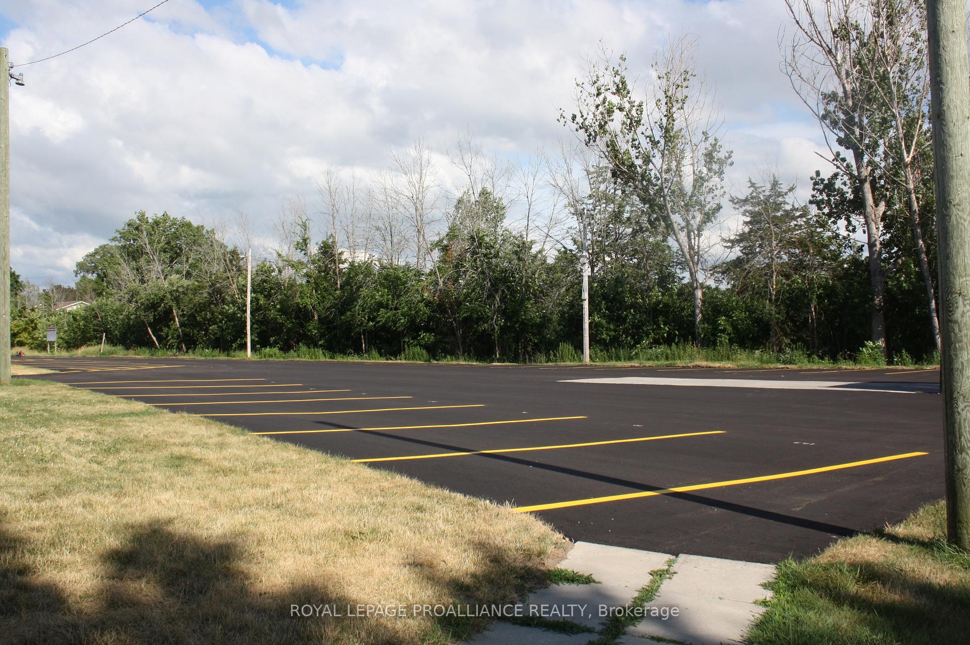 Photo 14 of Unit 75, 25 Tracey Park Drive, Belleville, Belleville Ward — HOMEH