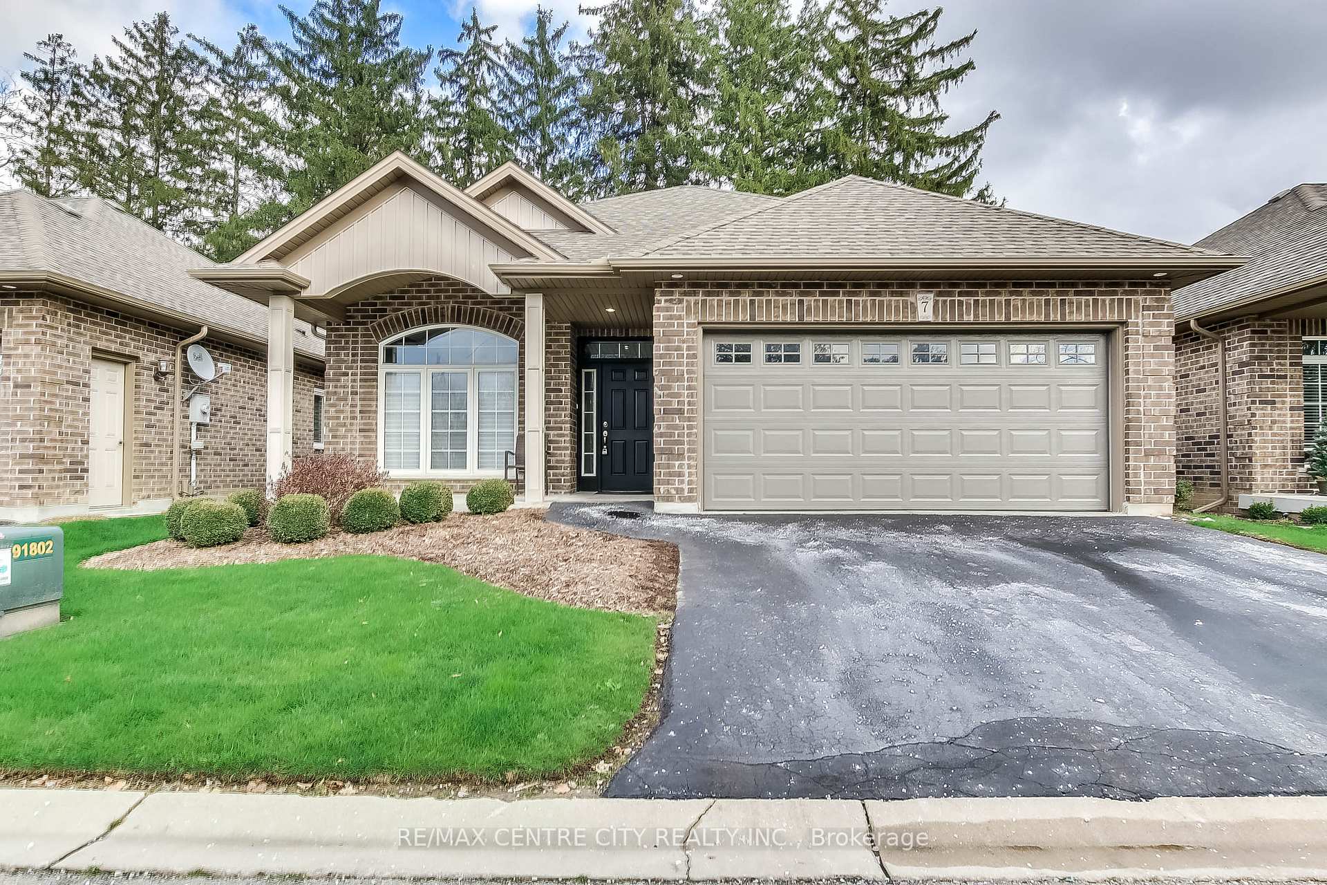 Photo 1 of Unit 7, 1 Vineden Drive, Central Elgin, Lynhurst — HOMEH