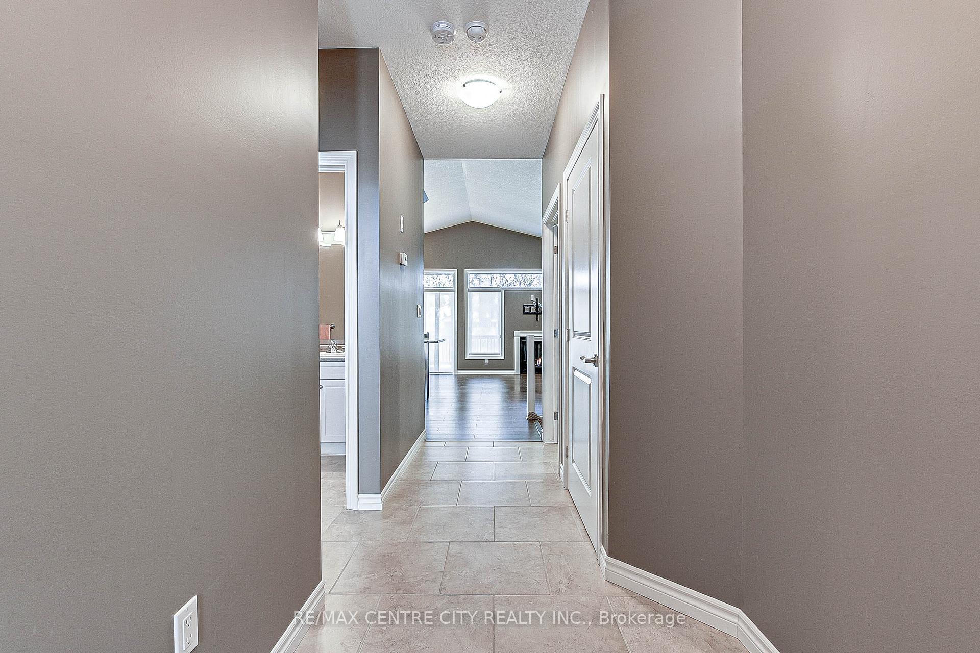 Photo 4 of Unit 7, 1 Vineden Drive, Central Elgin, Lynhurst — HOMEH
