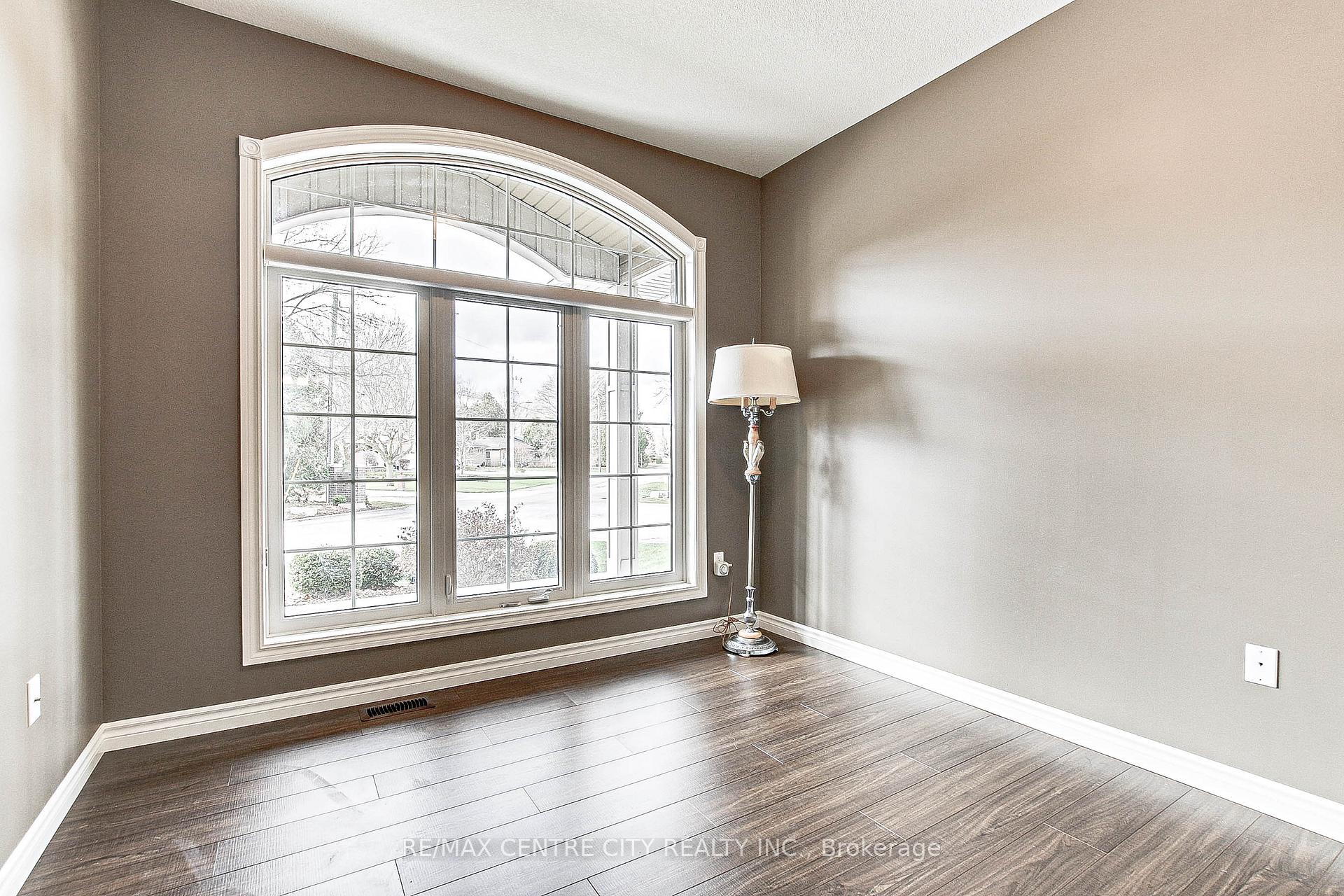 Photo 5 of Unit 7, 1 Vineden Drive, Central Elgin, Lynhurst — HOMEH