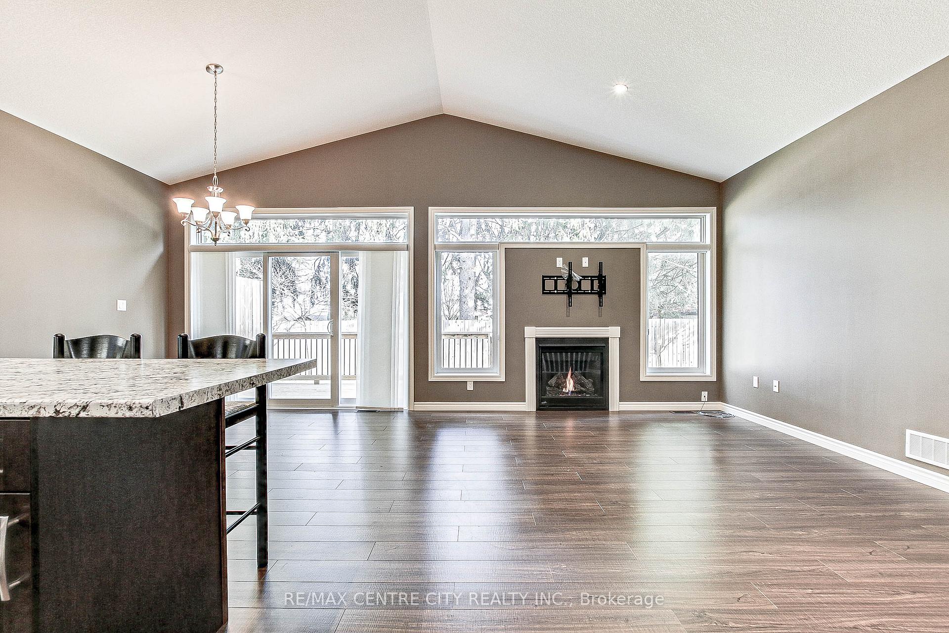 Photo 8 of Unit 7, 1 Vineden Drive, Central Elgin, Lynhurst — HOMEH