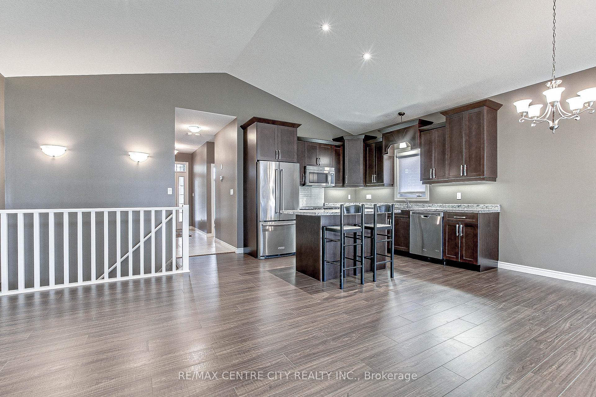 Photo 9 of Unit 7, 1 Vineden Drive, Central Elgin, Lynhurst — HOMEH