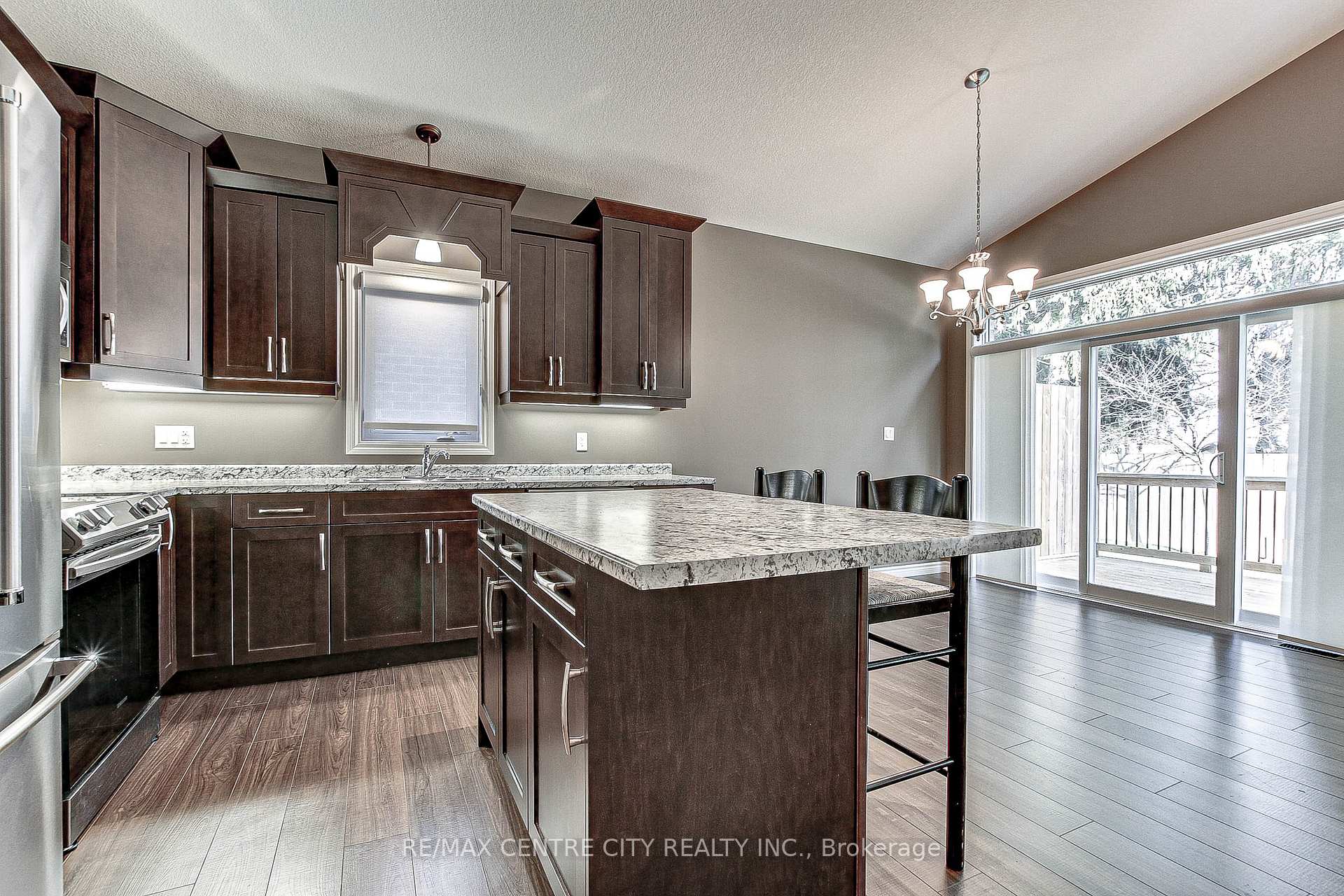 Photo 12 of Unit 7, 1 Vineden Drive, Central Elgin, Lynhurst — HOMEH