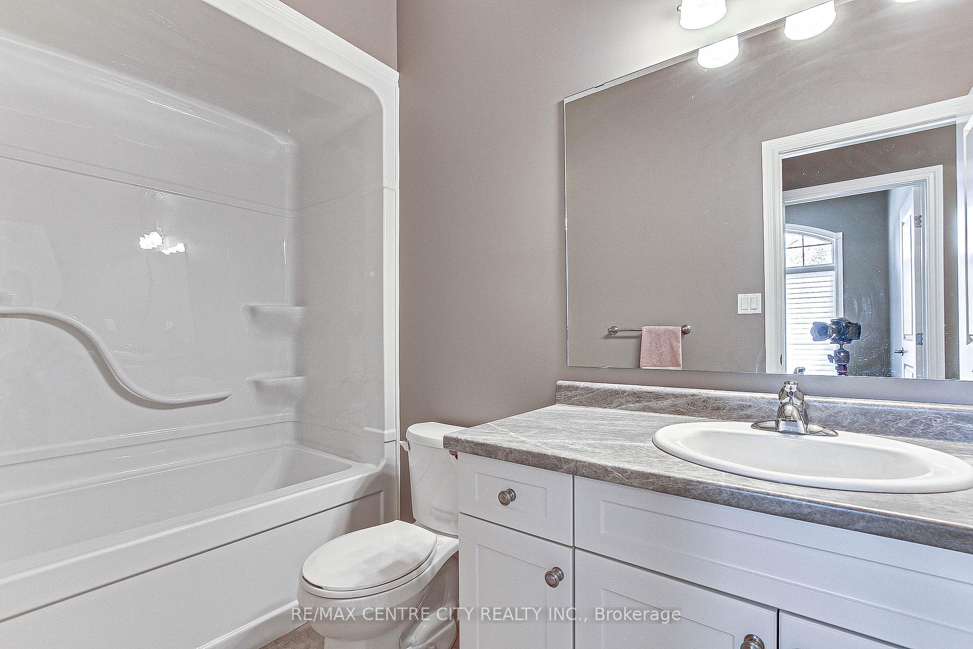 Photo 20 of Unit 7, 1 Vineden Drive, Central Elgin, Lynhurst — HOMEH