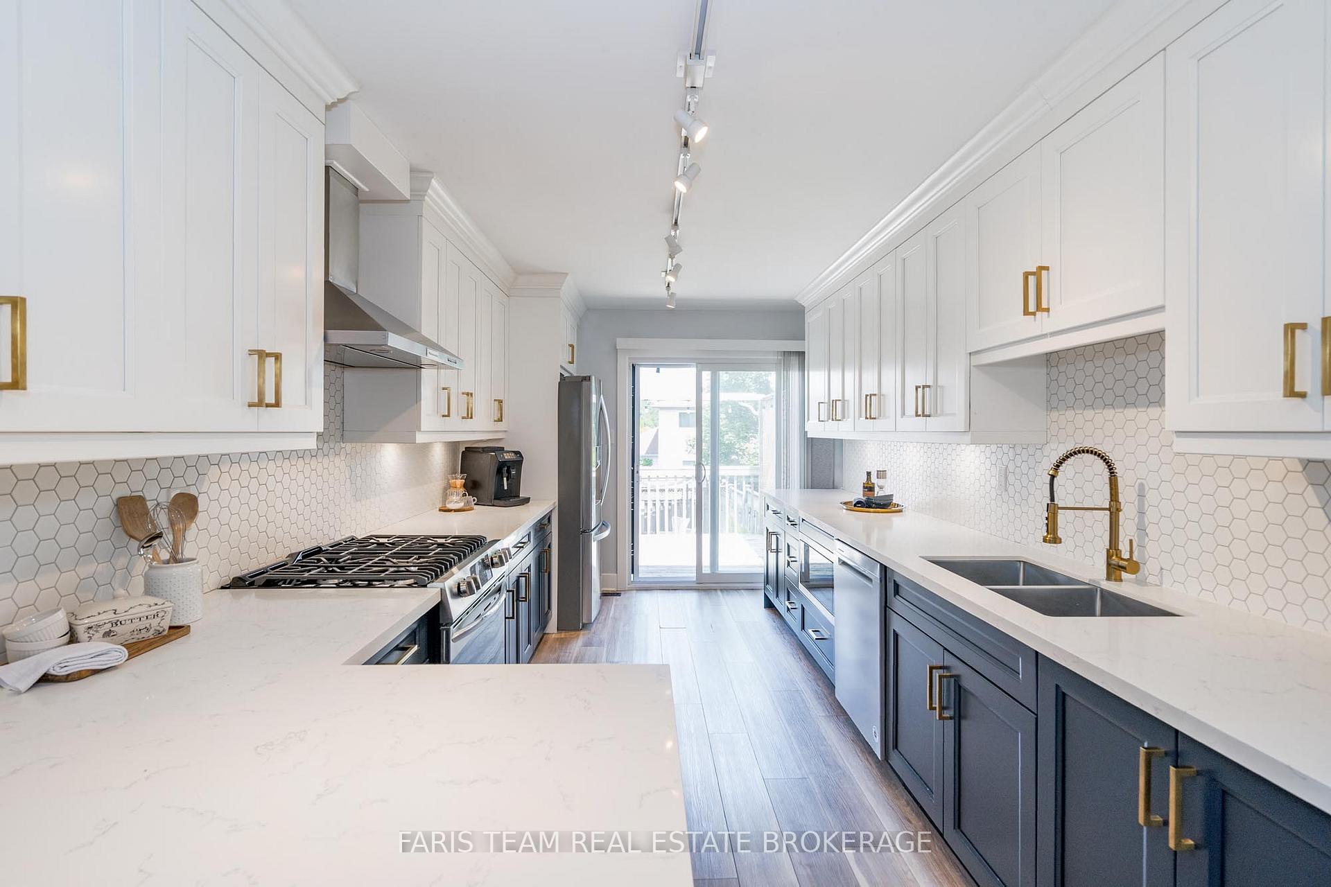 Photo 5 of 16 Athabaska Road, Barrie, Holly — HOMEH