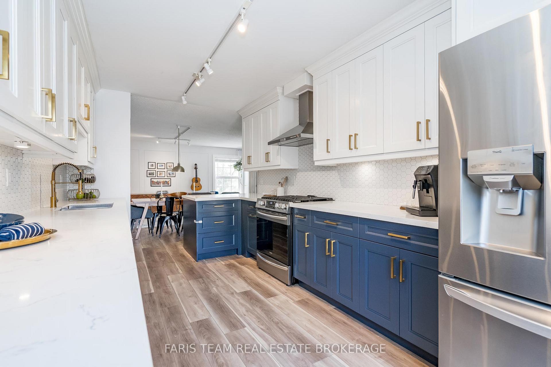 Photo 6 of 16 Athabaska Road, Barrie, Holly — HOMEH
