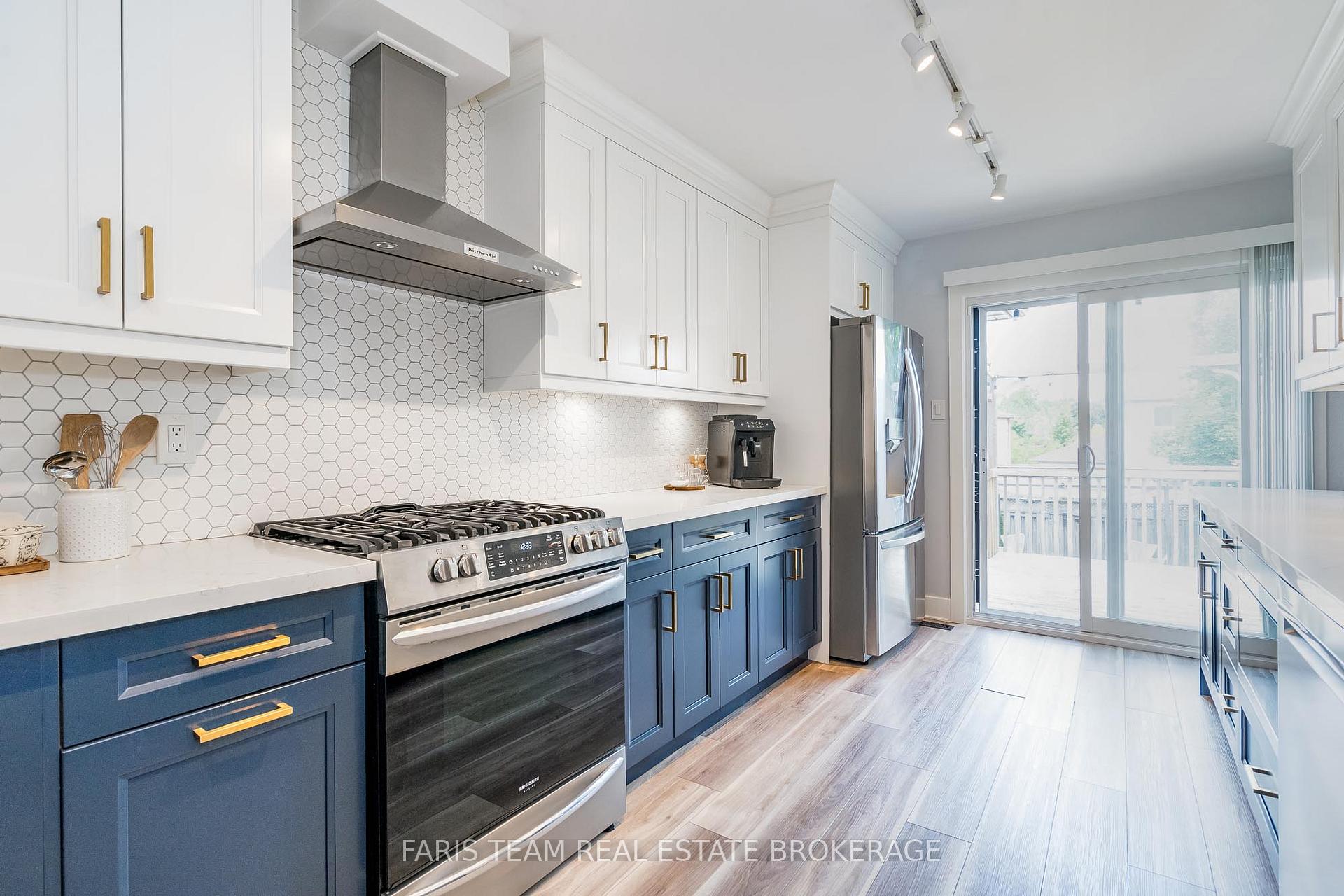 Photo 7 of 16 Athabaska Road, Barrie, Holly — HOMEH