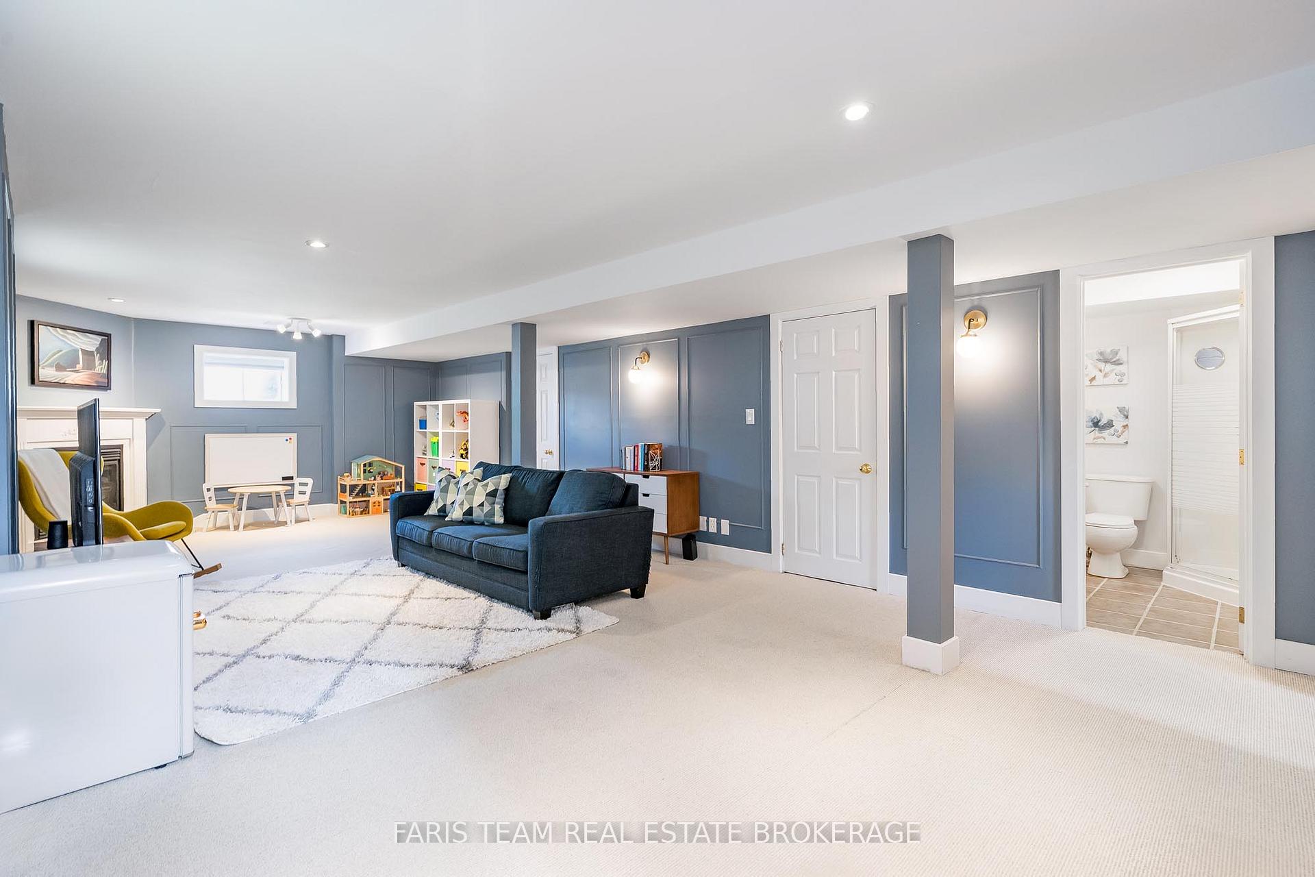 Photo 19 of 16 Athabaska Road, Barrie, Holly — HOMEH