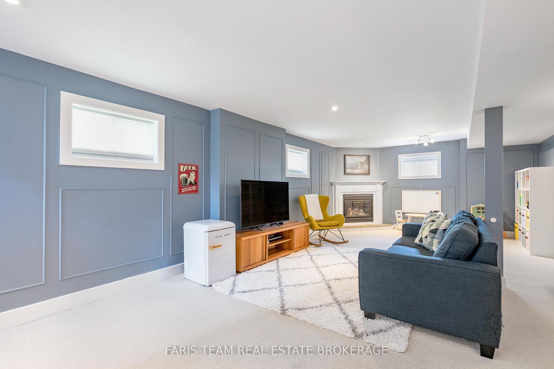 Photo 20 of 16 Athabaska Road, Barrie, Holly — HOMEH