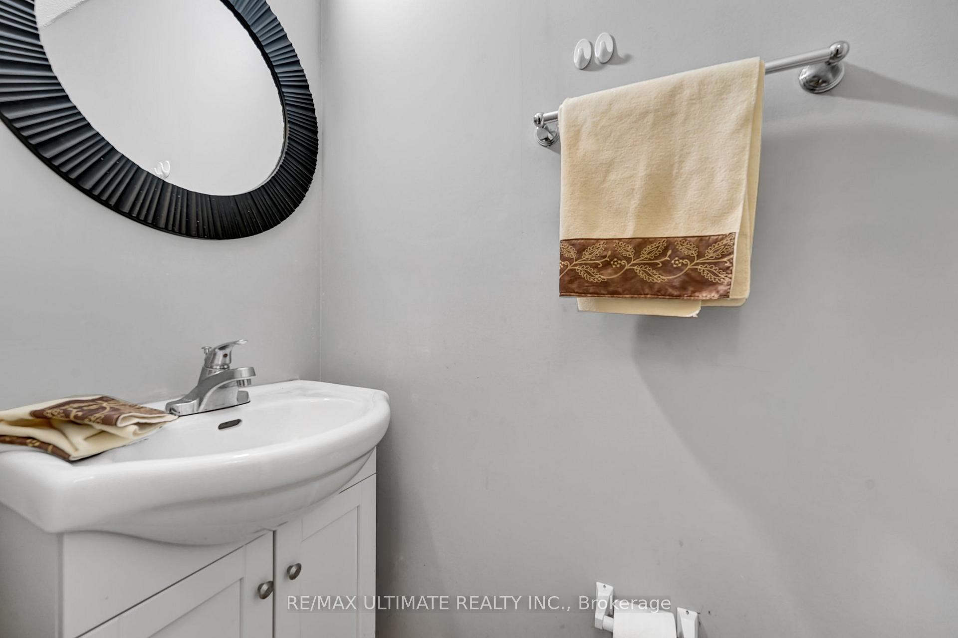 Photo 4 of Unit D, 207 North Park Street, Belleville, Belleville Ward — HOMEH