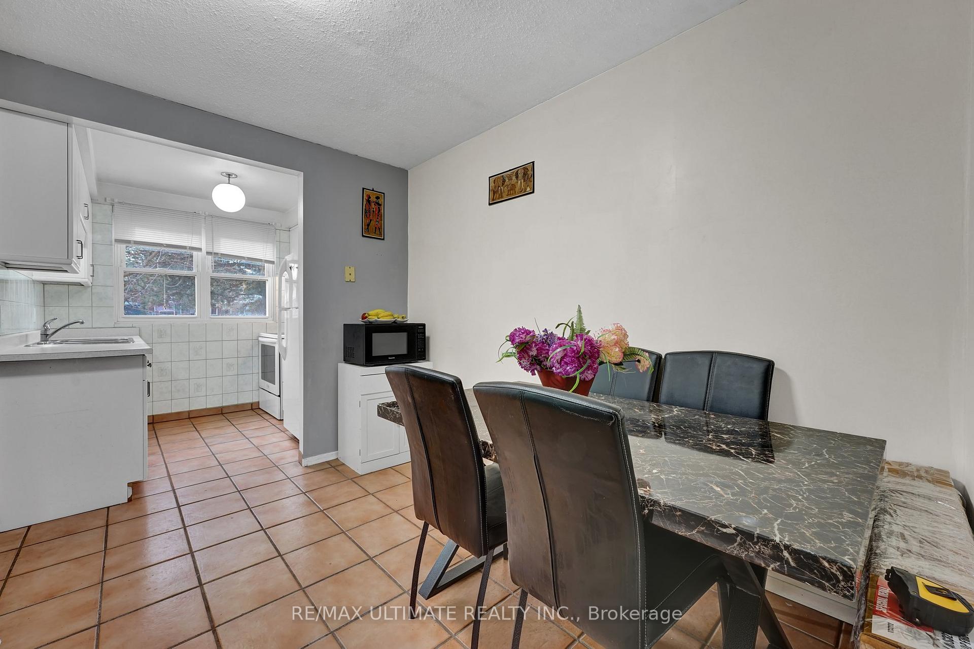 Photo 8 of Unit D, 207 North Park Street, Belleville, Belleville Ward — HOMEH