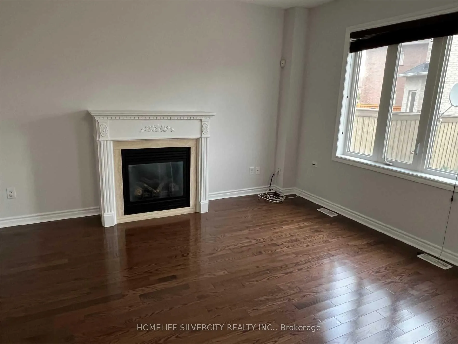 Photo 6 of 87 Summitgreen Crescent, Brampton, Sandringham-Wellington — HOMEH