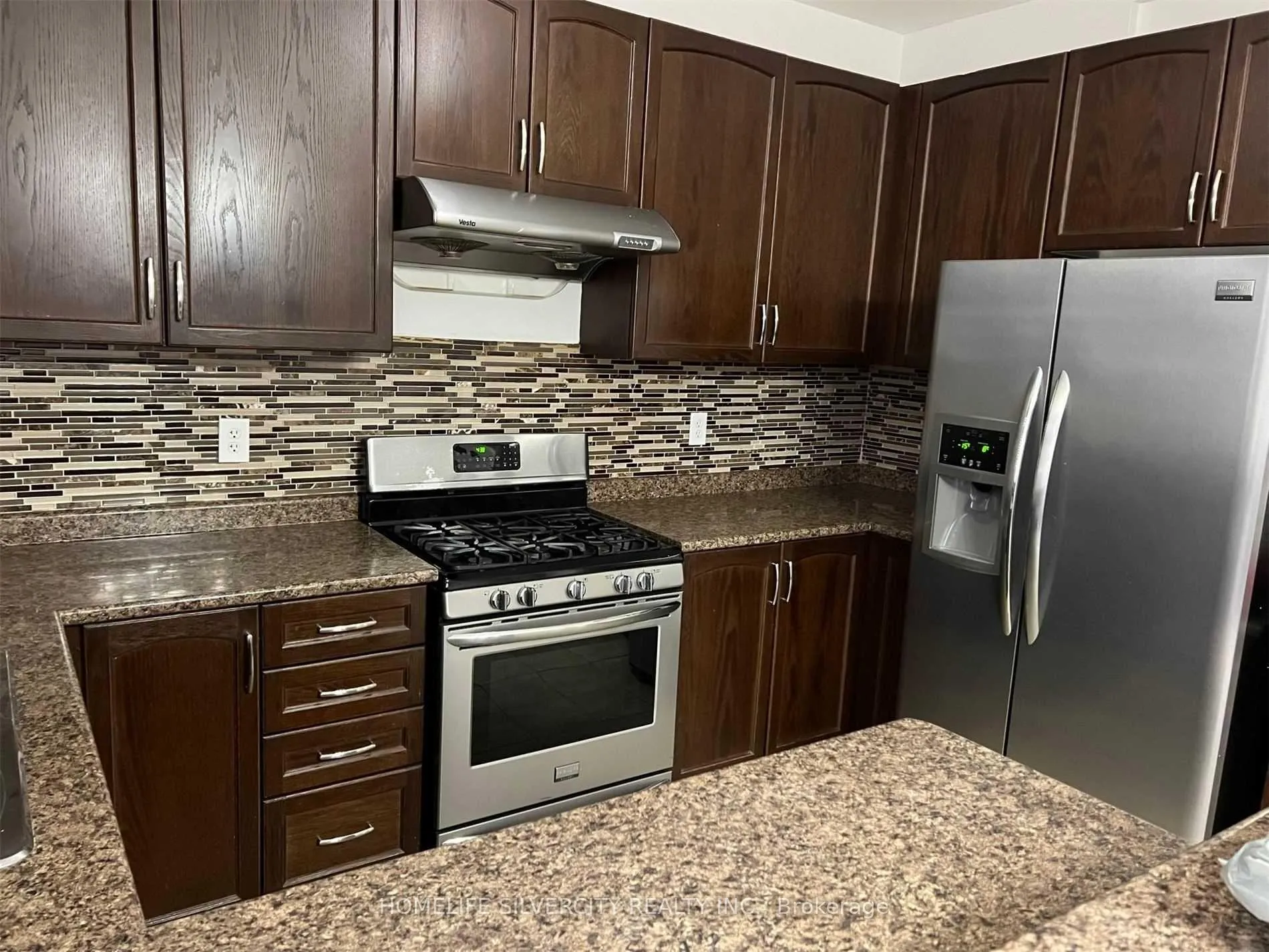 Photo 7 of 87 Summitgreen Crescent, Brampton, Sandringham-Wellington — HOMEH