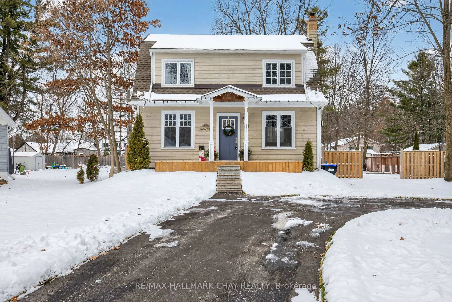 Photo 3 of 129 Simcoe Street, Essa, Angus — HOMEH