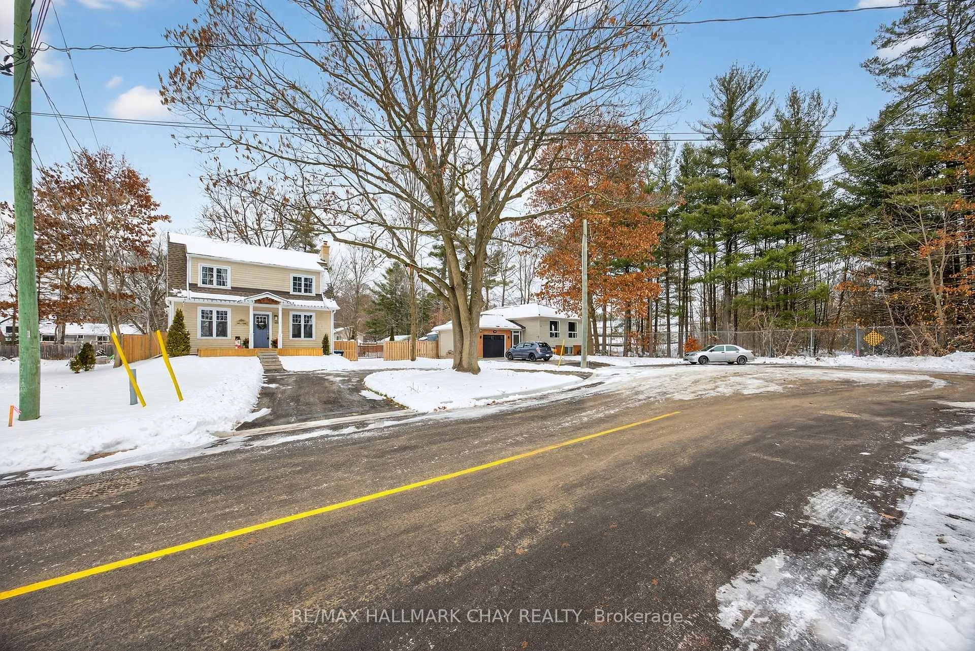 Photo 8 of 129 Simcoe Street, Essa, Angus — HOMEH