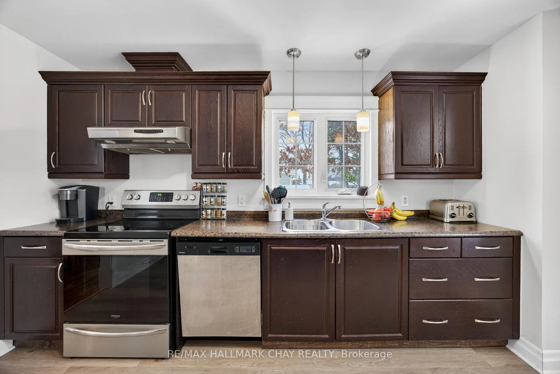 Photo 30 of 129 Simcoe Street, Essa, Angus — HOMEH