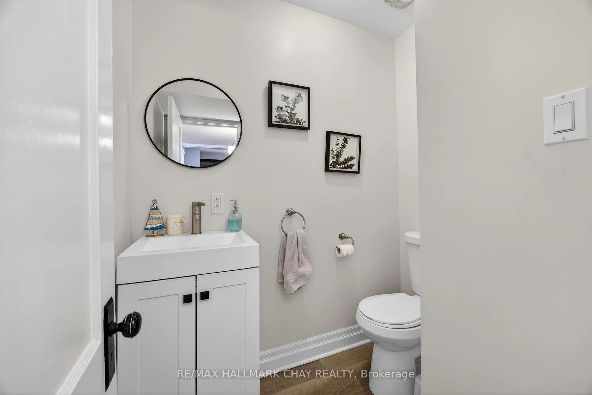 Photo 48 of 129 Simcoe Street, Essa, Angus — HOMEH