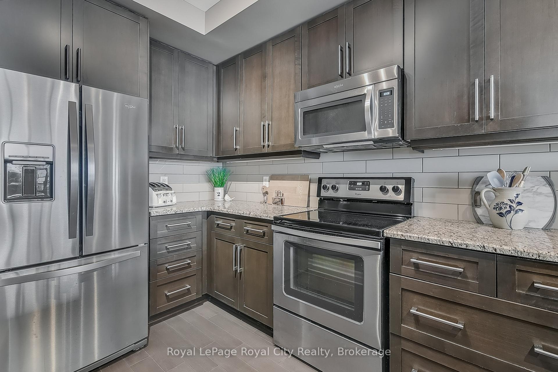 Photo 8 of Unit 1005, 160 Macdonell Street, Guelph, Downtown — HOMEH