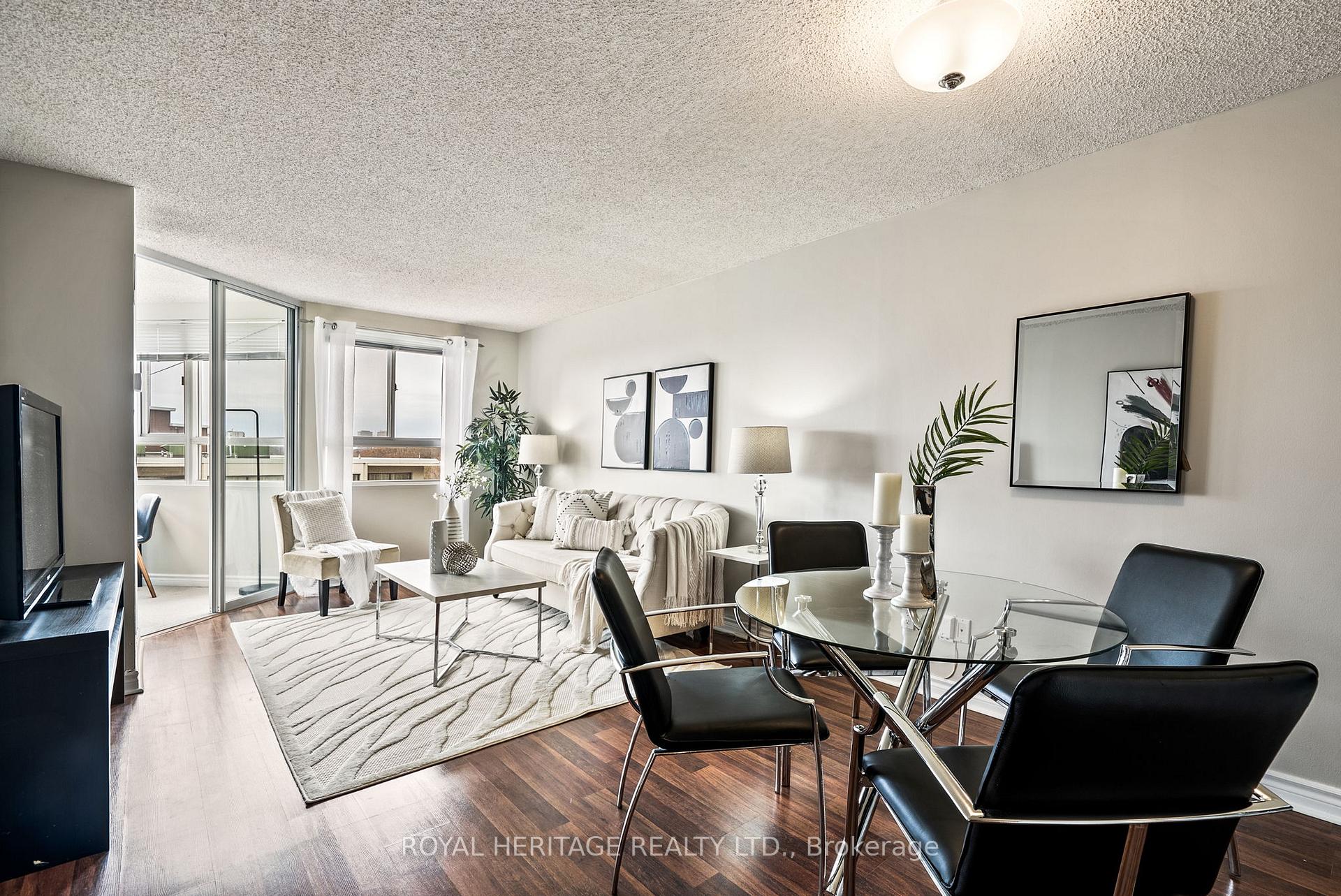 Photo 3 of Unit 1203, 4 Park Vista Crescent, Toronto, O'Connor-Parkview — HOMEH
