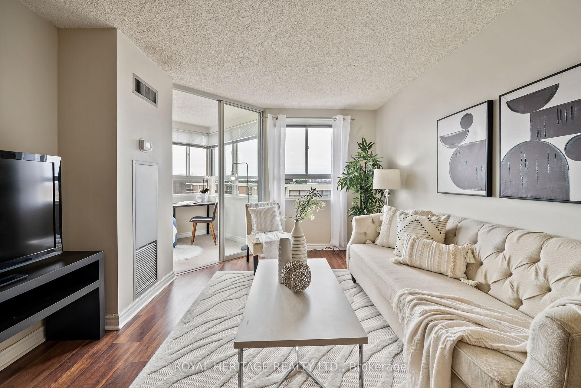Photo 4 of Unit 1203, 4 Park Vista Crescent, Toronto, O'Connor-Parkview — HOMEH