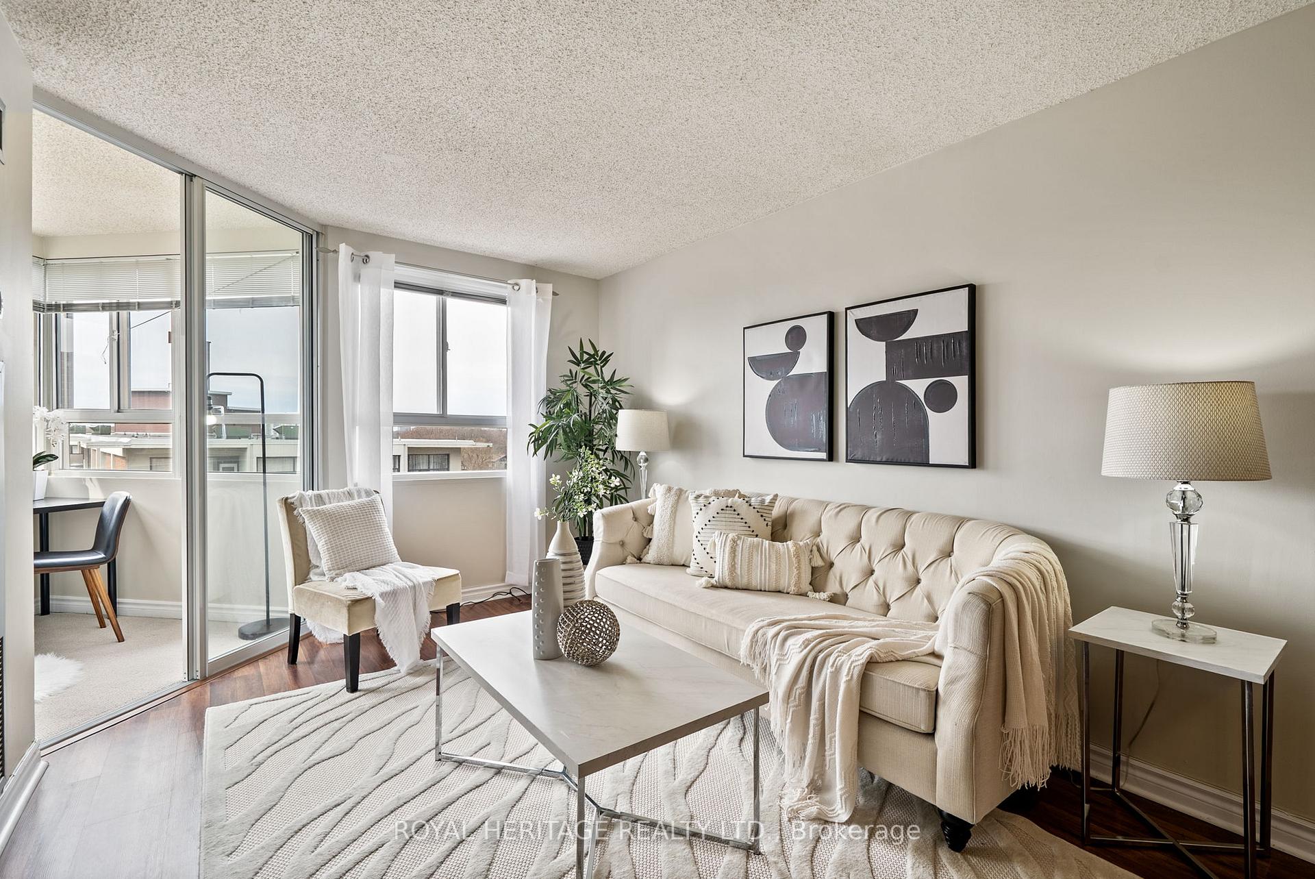Photo 5 of Unit 1203, 4 Park Vista Crescent, Toronto, O'Connor-Parkview — HOMEH