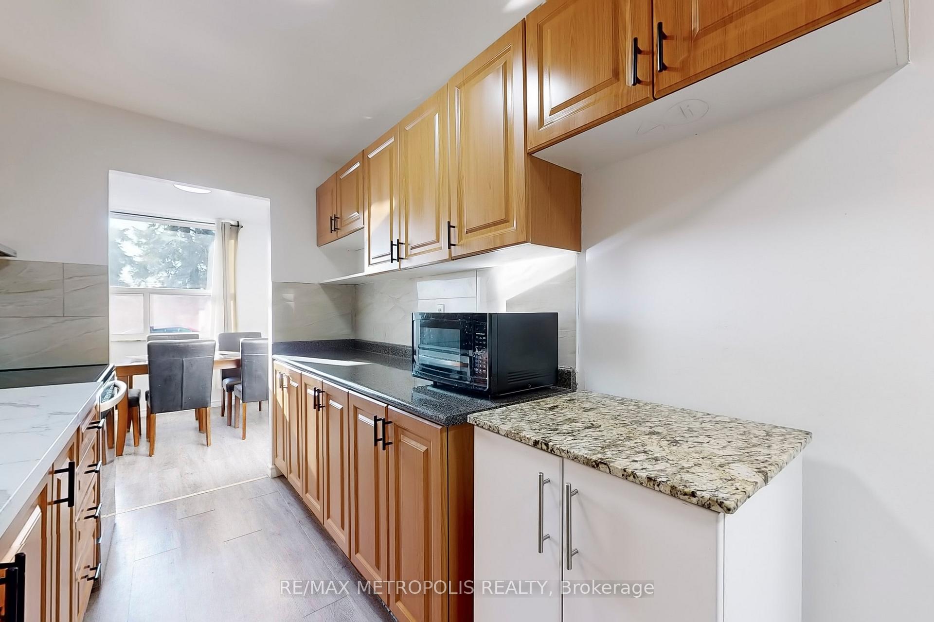 Photo 6 of Unit 106, 4060 Lawrence Avenue E, Scarborough, West Hill — HOMEH