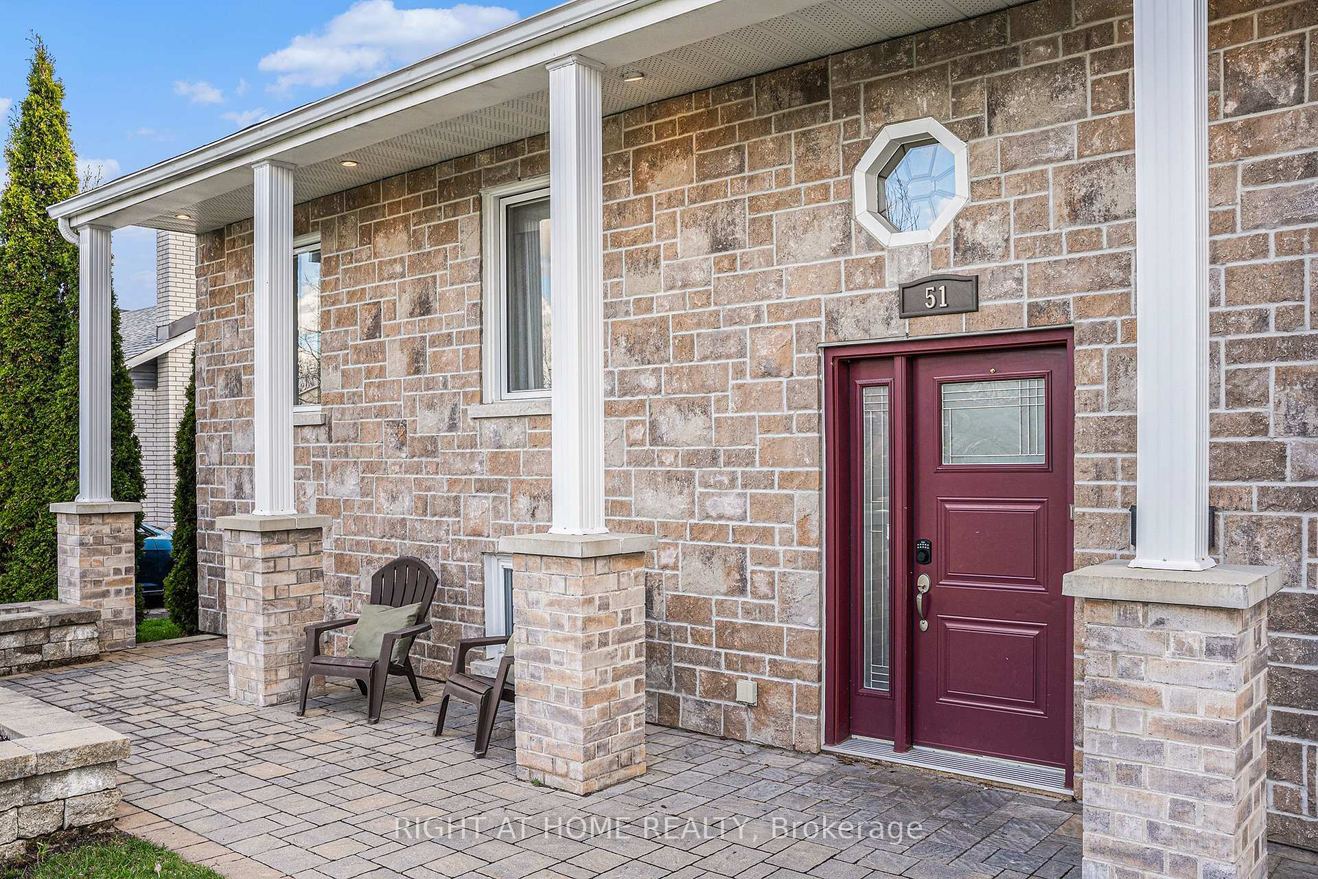 Photo 4 of 51 Keewatin Crescent, Ottawa, Borden Farm/Stewart Farm/Carleton Heights/Parkwood Hills — HOMEH