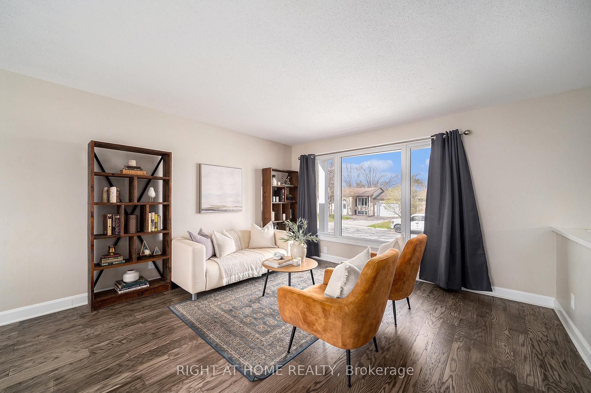 Photo 8 of 51 Keewatin Crescent, Ottawa, Borden Farm/Stewart Farm/Carleton Heights/Parkwood Hills — HOMEH