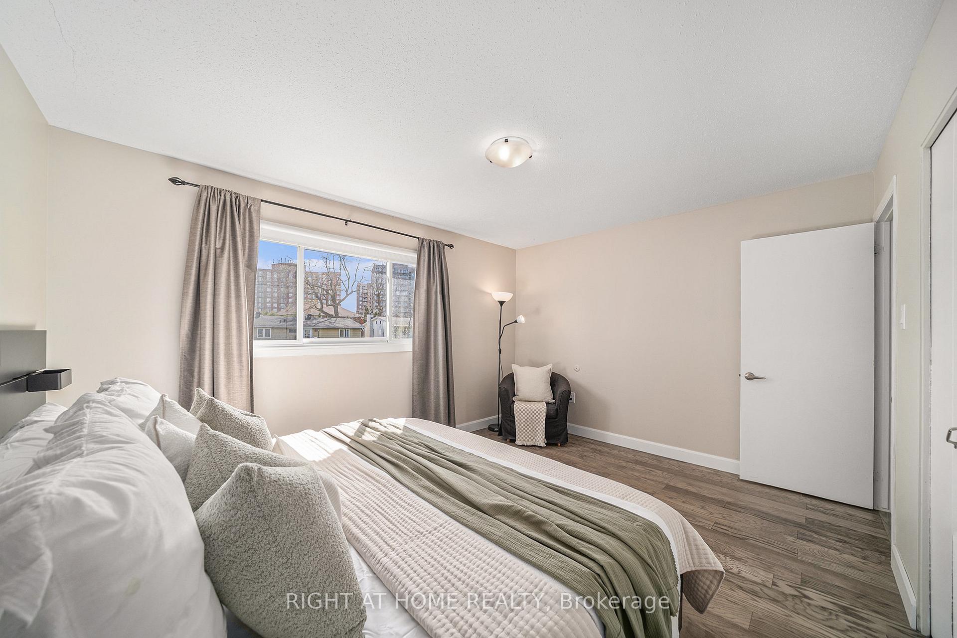 Photo 19 of 51 Keewatin Crescent, Ottawa, Borden Farm/Stewart Farm/Carleton Heights/Parkwood Hills — HOMEH