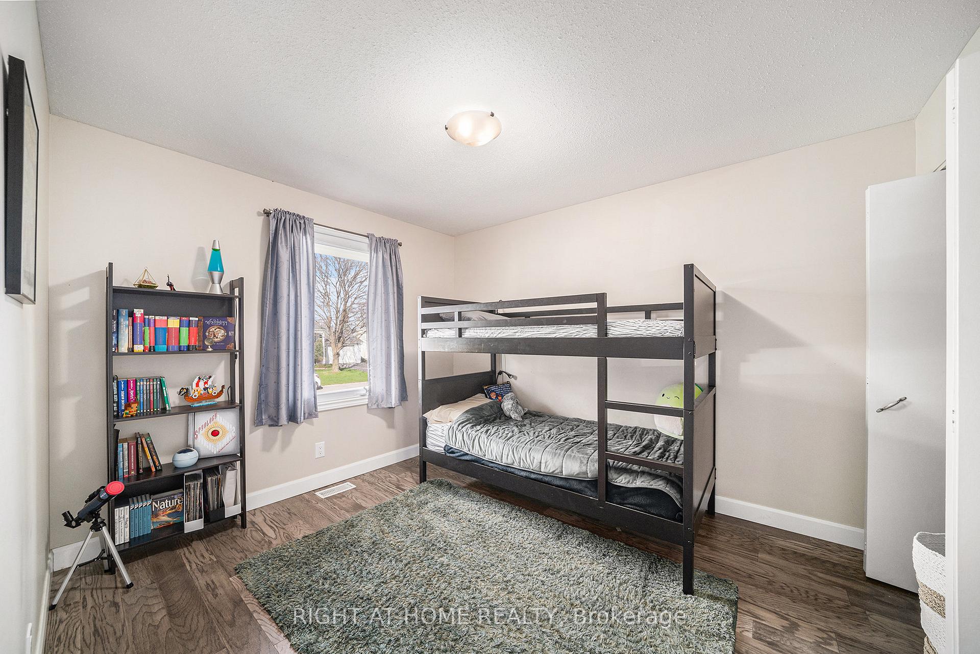 Photo 22 of 51 Keewatin Crescent, Ottawa, Borden Farm/Stewart Farm/Carleton Heights/Parkwood Hills — HOMEH