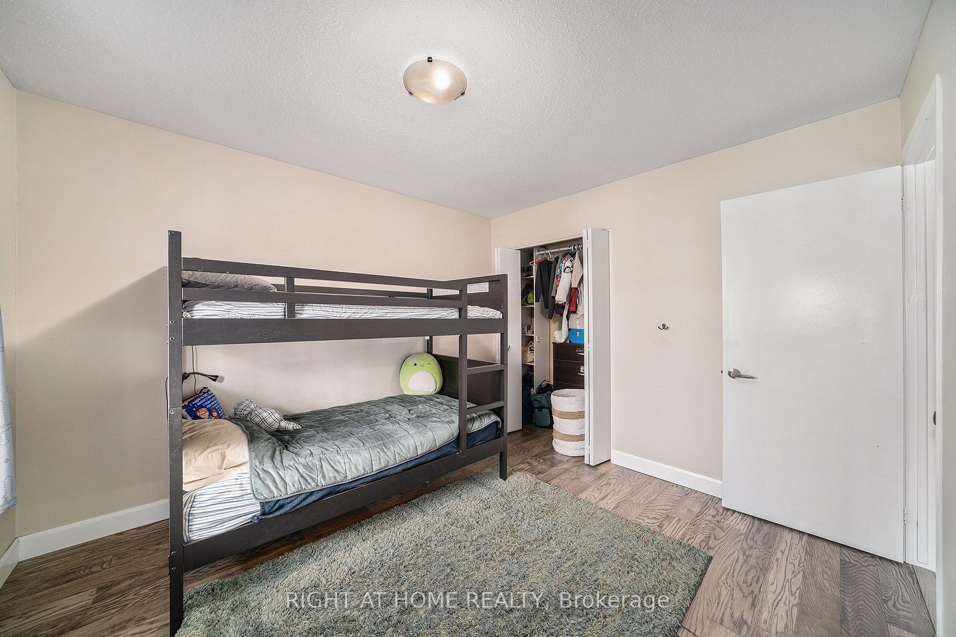 Photo 17 of 51 Keewatin Crescent, Ottawa, Borden Farm/Stewart Farm/Carleton Heights/Parkwood Hills — HOMEH