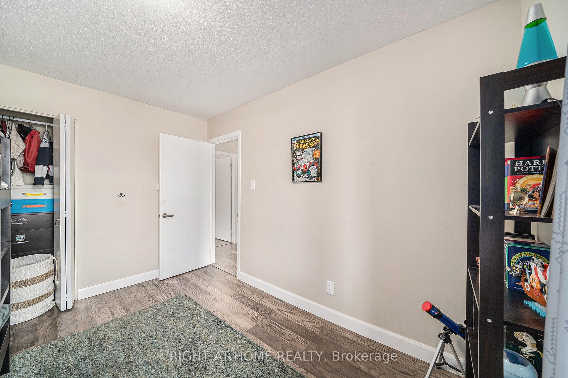 Photo 16 of 51 Keewatin Crescent, Ottawa, Borden Farm/Stewart Farm/Carleton Heights/Parkwood Hills — HOMEH