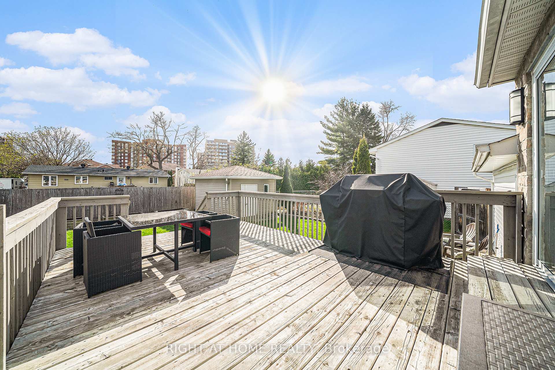 Photo 39 of 51 Keewatin Crescent, Ottawa, Borden Farm/Stewart Farm/Carleton Heights/Parkwood Hills — HOMEH