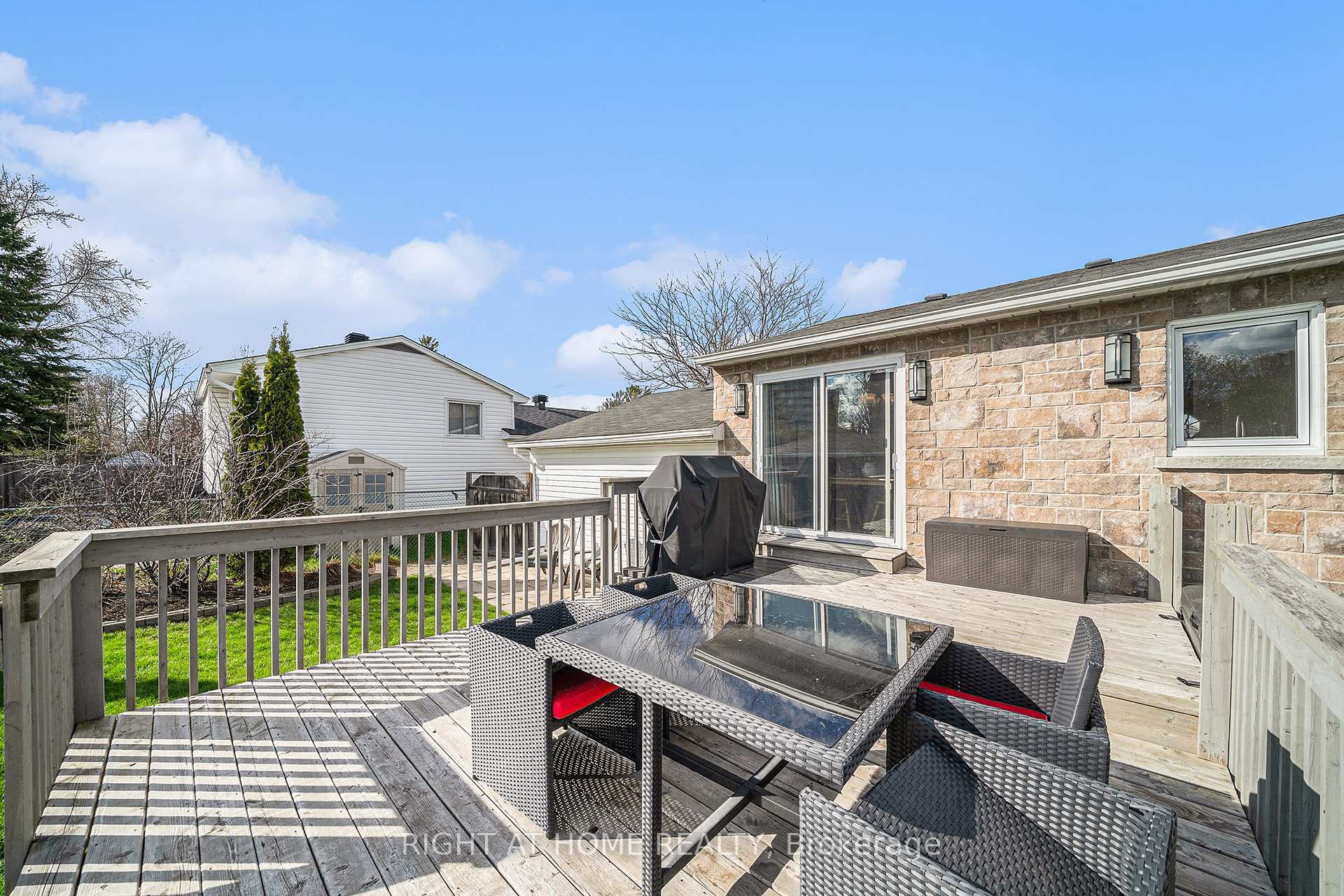 Photo 37 of 51 Keewatin Crescent, Ottawa, Borden Farm/Stewart Farm/Carleton Heights/Parkwood Hills — HOMEH