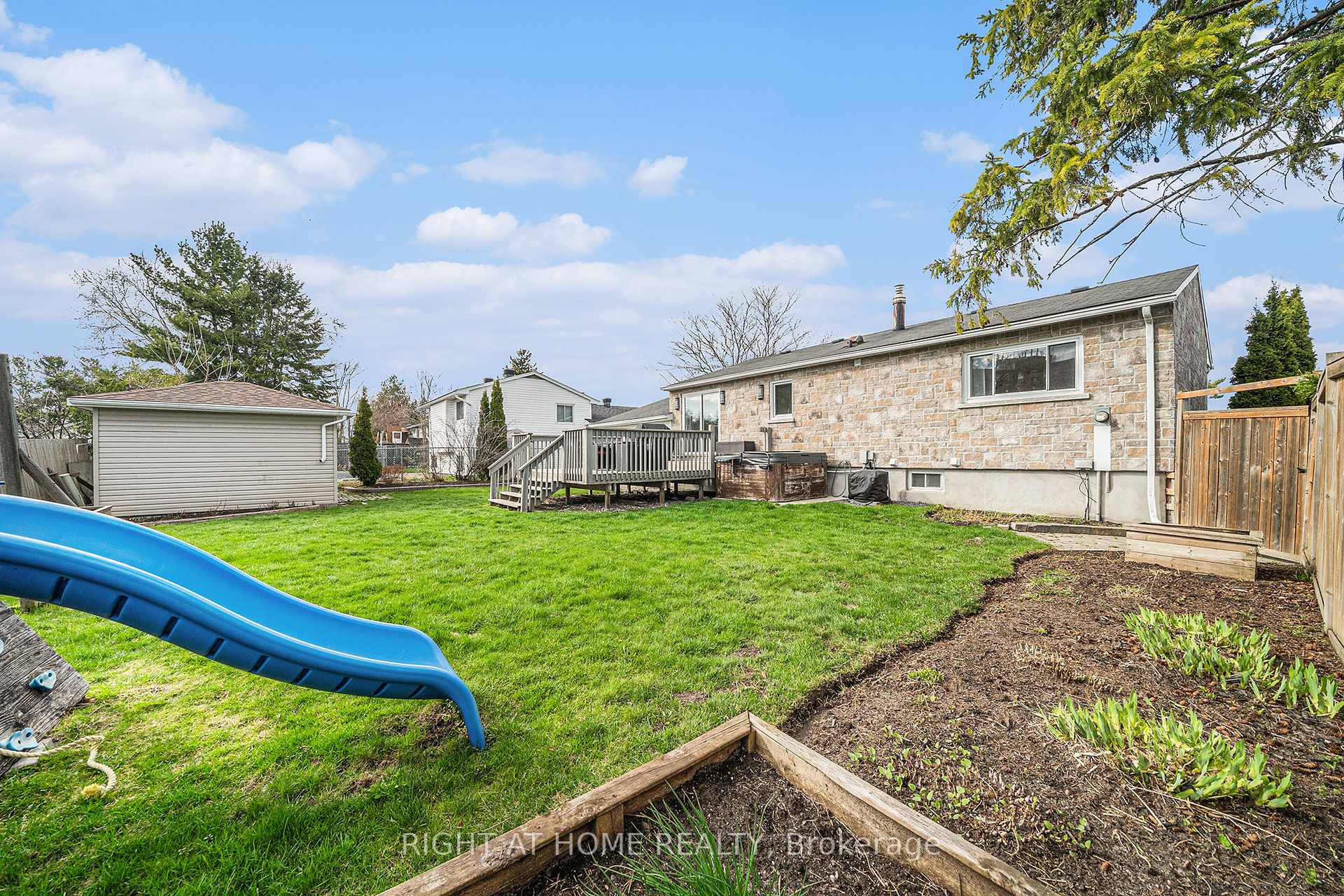 Photo 41 of 51 Keewatin Crescent, Ottawa, Borden Farm/Stewart Farm/Carleton Heights/Parkwood Hills — HOMEH