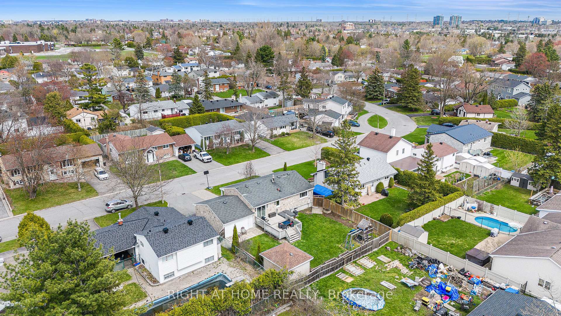 Photo 49 of 51 Keewatin Crescent, Ottawa, Borden Farm/Stewart Farm/Carleton Heights/Parkwood Hills — HOMEH