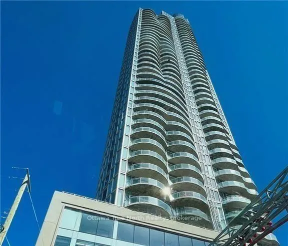 Front of Unit 908, 805 Carling Avenue