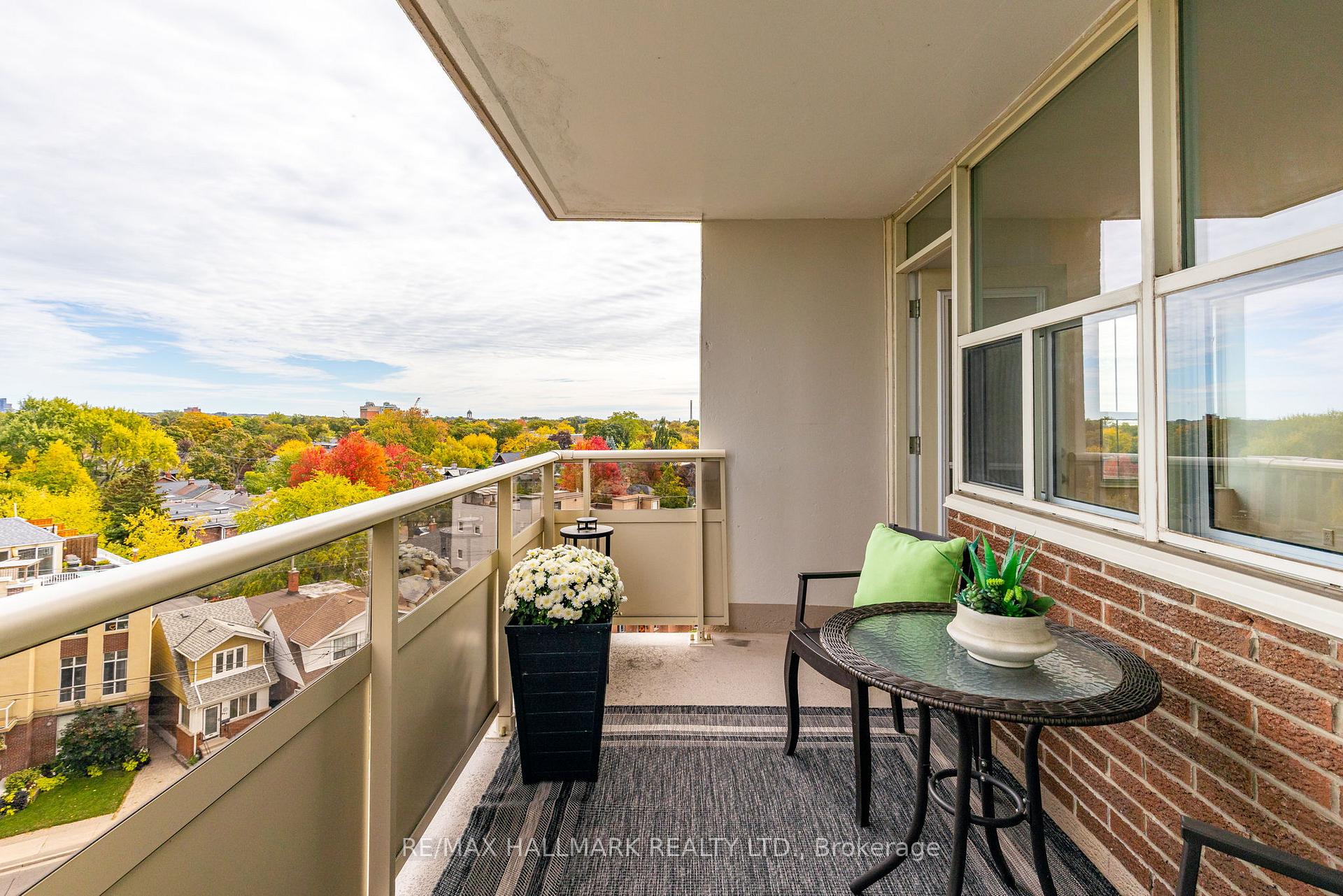 Photo 18 of Unit 802, 980 Broadview Avenue, Toronto, Broadview North — HOMEH