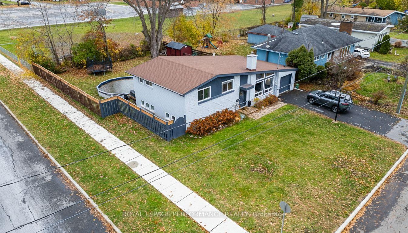 Photo 3 of 1402 Boyd Street, Cornwall — HOMEH