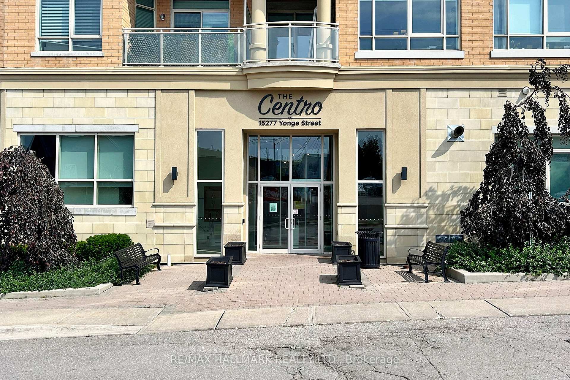 Photo 3 of Unit 607, 15277 Yonge Street, Aurora, Aurora Village — HOMEH