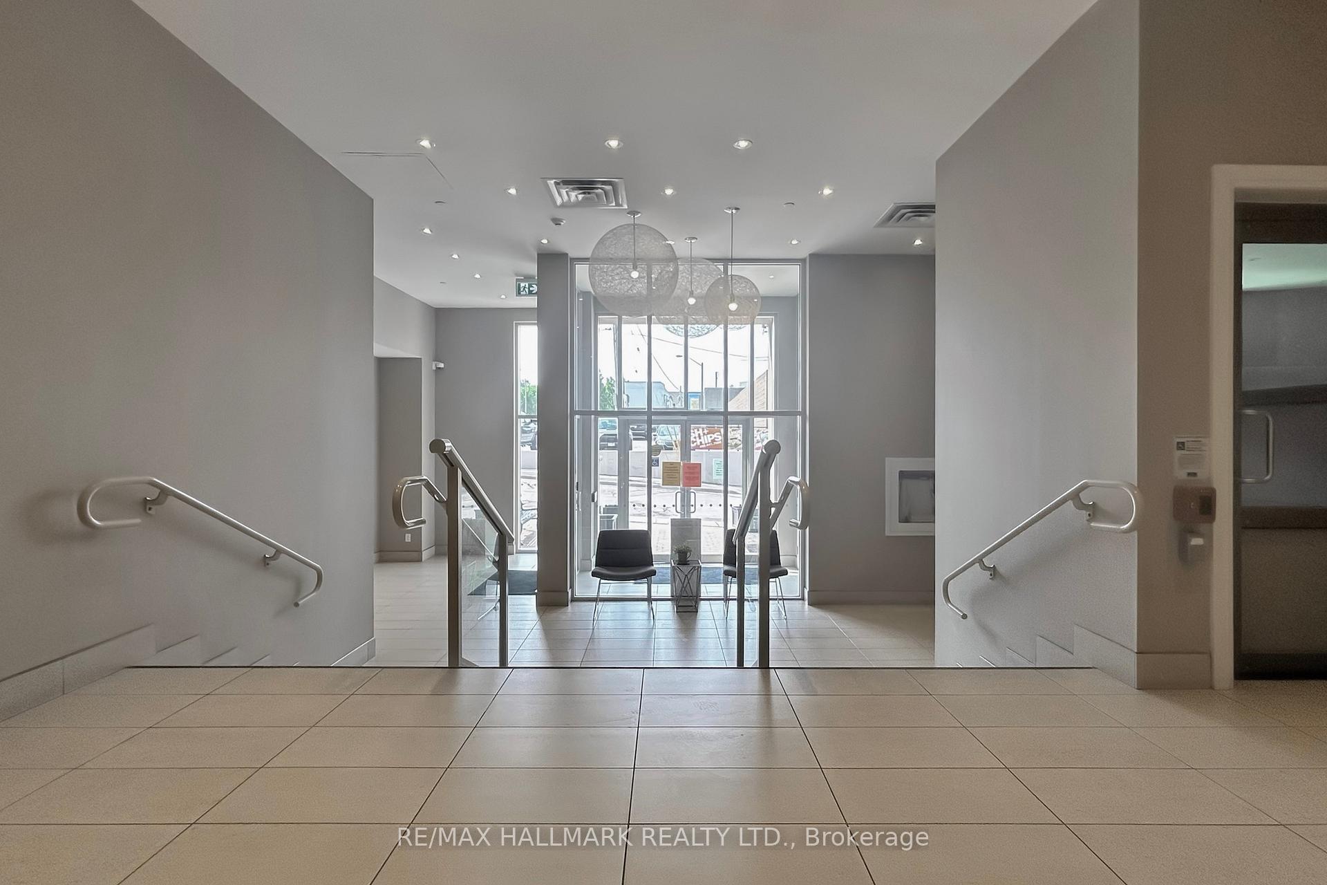 Photo 6 of Unit 607, 15277 Yonge Street, Aurora, Aurora Village — HOMEH