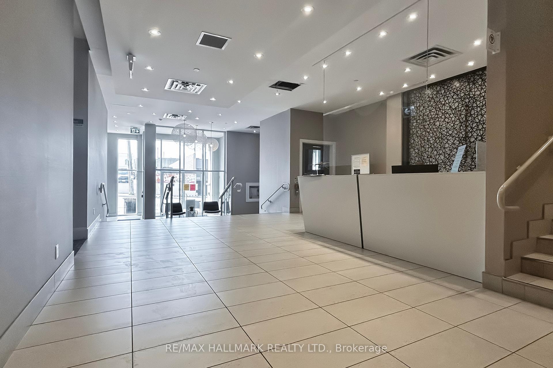 Photo 7 of Unit 607, 15277 Yonge Street, Aurora, Aurora Village — HOMEH