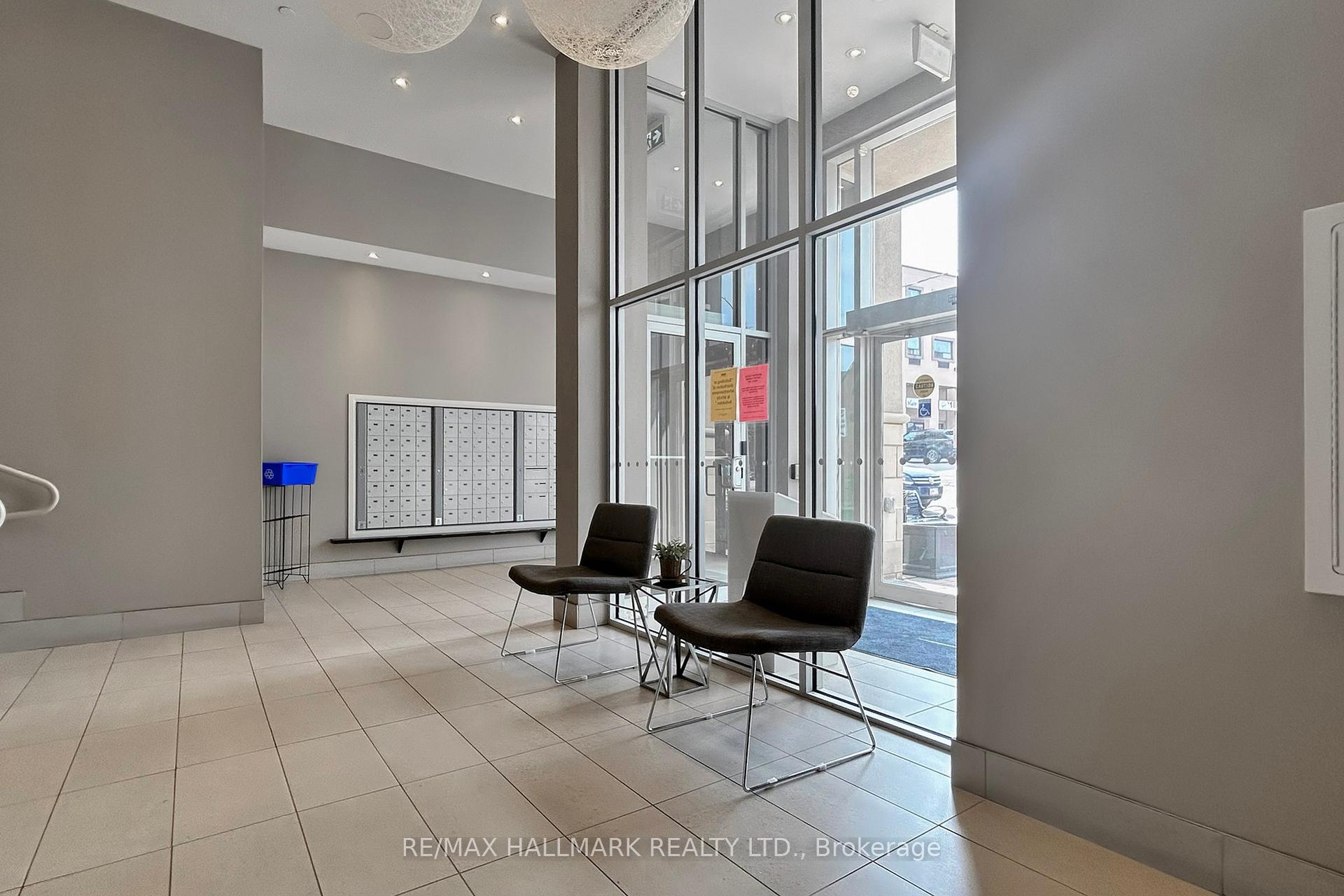 Photo 10 of Unit 607, 15277 Yonge Street, Aurora, Aurora Village — HOMEH