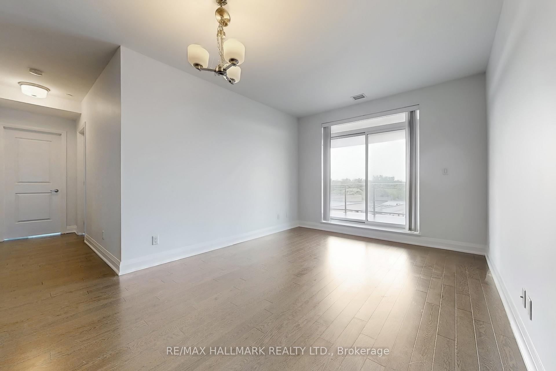 Photo 11 of Unit 607, 15277 Yonge Street, Aurora, Aurora Village — HOMEH