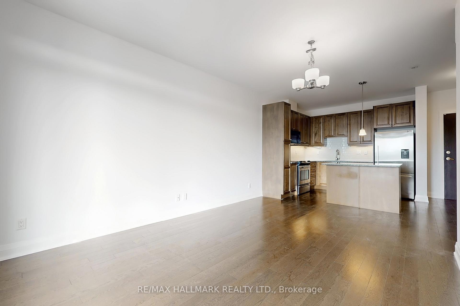 Photo 14 of Unit 607, 15277 Yonge Street, Aurora, Aurora Village — HOMEH