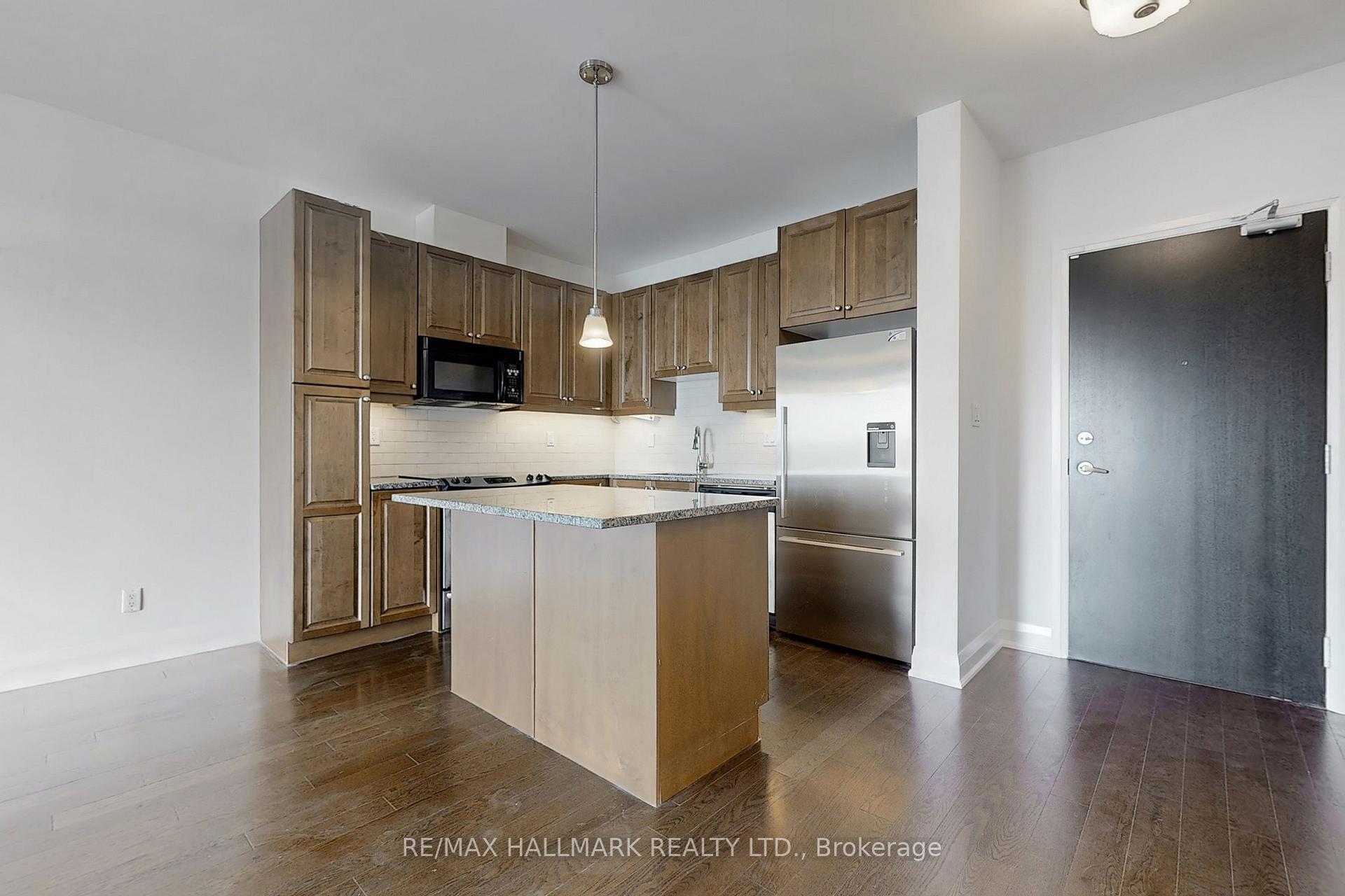 Photo 15 of Unit 607, 15277 Yonge Street, Aurora, Aurora Village — HOMEH
