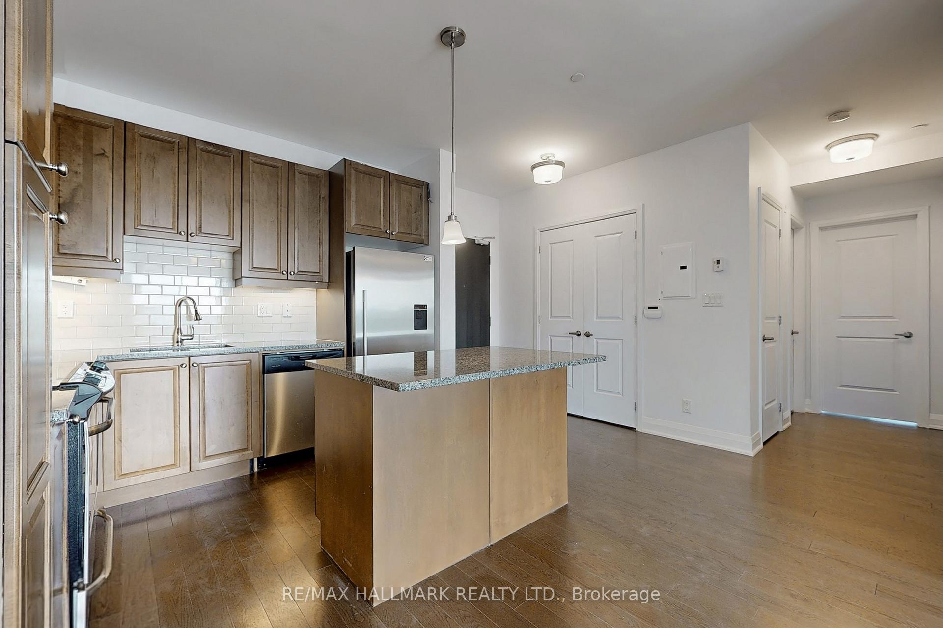 Photo 16 of Unit 607, 15277 Yonge Street, Aurora, Aurora Village — HOMEH